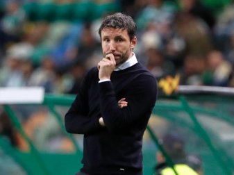 Kehrt Ex-Bayern-Profi Mark van Bommel als Trainer in die Bundesliga zurück?. Foto: Armando Franca/AP/dpa Kehrt Ex-Bayern-Profi Mark van Bommel als Trainer in die Bundesliga zurück?. Foto: Armando Franca/AP/dpa