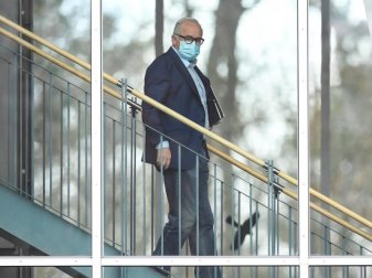 Fritz Keller schließt derzeit noch einen Rücktritt aus und will sich zumindest bis zu einem vorgezogenen DFB-Bundestag im Amt halten. Foto: Arne Dedert/dpa Fritz Keller schließt derzeit noch einen Rücktritt aus und will sich zumindest bis zu einem vorgezogenen DFB-Bundestag im Amt halten. Foto: Arne Dedert/dpa