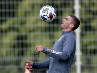 Nationalspieler Robin Gosens studiert neben seiner sportlichen Karriere seit einiger Zeit Psychologie. Foto: Christian Charisius/dpa Nationalspieler Robin Gosens studiert neben seiner sportlichen Karriere seit einiger Zeit Psychologie. Foto: Christian Charisius/dpa