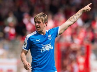 Arbeitet als Straßenfeger in Berlin: Ex-Profi Kevin Pannewitz. Foto: Annegret Hilse/dpa Arbeitet als Straßenfeger in Berlin: Ex-Profi Kevin Pannewitz. Foto: Annegret Hilse/dpa