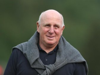 Stellt seinem Sohn Sebastian ein gutes Zeugnis nach einem Jahr in Hoffenheim aus: Dieter Hoeneß. Foto: Ina Fassbender/dpa Stellt seinem Sohn Sebastian ein gutes Zeugnis nach einem Jahr in Hoffenheim aus: Dieter Hoeneß. Foto: Ina Fassbender/dpa