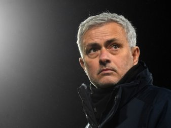 Jose Mourinho arbeitet bei der EM als Radio-Experte Jose Mourinho arbeitet bei der EM als Radio-Experte