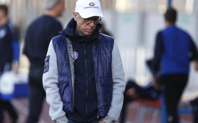 Peter Stöger betreut derzeit noch Austria Wien. Foto: Erwin Scheriau/APA/dpa
