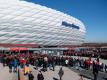 FC Bayern München will künftig seine Eintrittskarten für die Allianz Arena nur noch digital verkaufen. Foto: Sven Hoppe/dpa