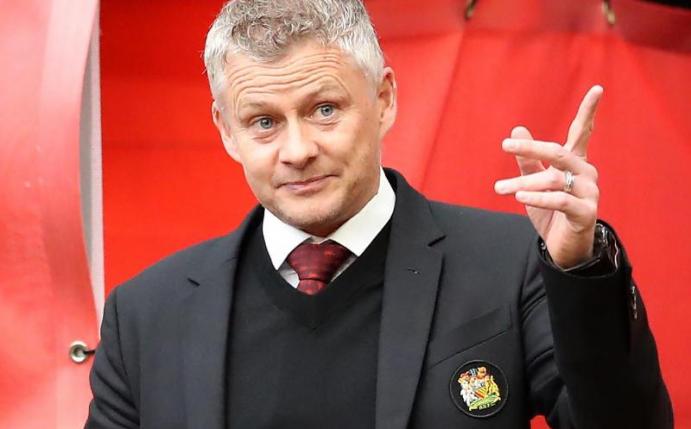 Ole Gunnar Solskjaer, Trainer von Manchester United, steht an der Seitenlinie und gibt seinen Spielern Anweisungen. Foto: Martin Rickett/PA Wire/dpa