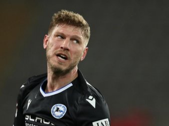 Der Vertrag des Bielefelder Stürmers Fabian Klos läuft aus. Foto: Friso Gentsch/dpa Der Vertrag des Bielefelder Stürmers Fabian Klos läuft aus. Foto: Friso Gentsch/dpa