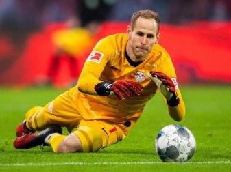 Torwart Péter Gulácsi hat seinen Vertrag bei RB Leipzig verlängert. Foto: Robert Michael/dpa-Zentralbild/dpa Torwart Péter Gulácsi hat seinen Vertrag bei RB Leipzig verlängert. Foto: Robert Michael/dpa-Zentralbild/dpa