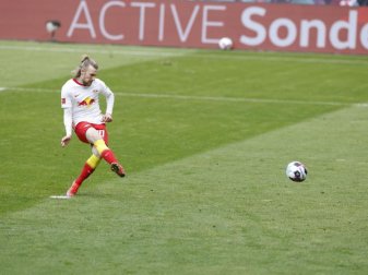 Emil Forsberg soll bei RB Leipzig verlängern. Foto: Odd Andersen/AFP-Pool/dpa Emil Forsberg soll bei RB Leipzig verlängern. Foto: Odd Andersen/AFP-Pool/dpa