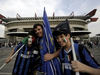Inter-Fans feiern den 19. Meistertitel ihres Klubs Inter-Fans feiern den 19. Meistertitel ihres Klubs