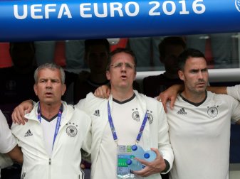 Meyer (m.) glaubt an Ende der Geisterspiele im Sommer Meyer (m.) glaubt an Ende der Geisterspiele im Sommer