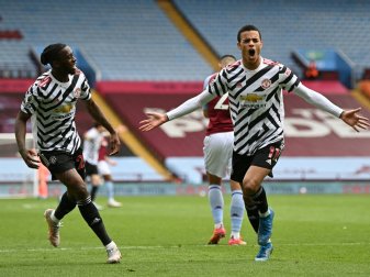 Manchester United bezwingt Aston Villa 3:1 Manchester United bezwingt Aston Villa 3:1