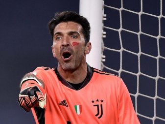 Torwart Gianluigi Buffon wird Juventus Turin verlassen. Foto: Marco Alpozzi/LaPresse via ZUMA Press/dpa Torwart Gianluigi Buffon wird Juventus Turin verlassen. Foto: Marco Alpozzi/LaPresse via ZUMA Press/dpa