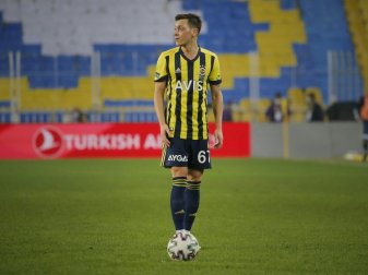 Özil spielte zum ersten Mal seit dem 21. Februar durch