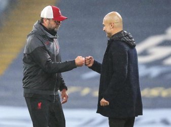 Meister-Trainer unter sich: Liverpool-Trainer Jürgen Klopp und ManCity-Coach Pep Guardiola. Foto: Martin Rickett/PA Wire/dpa Meister-Trainer unter sich: Liverpool-Trainer Jürgen Klopp und ManCity-Coach Pep Guardiola. Foto: Martin Rickett/PA Wire/dpa