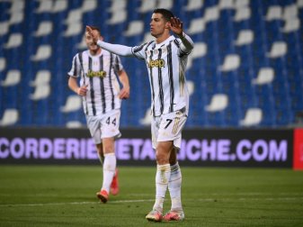Ronaldo erzielt 100. Tor im Juventus-Trikot Ronaldo erzielt 100. Tor im Juventus-Trikot