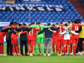 Hertha BSC machte mit dem Sieg auf Schalke einen großen Schritt Richtung Klassenerhalt. Foto: Martin Meissner/AP-Pool/dpa Hertha BSC machte mit dem Sieg auf Schalke einen großen Schritt Richtung Klassenerhalt. Foto: Martin Meissner/AP-Pool/dpa