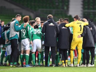 Werder Bremen trifft am 33. Spieltag auf einen direkten Konkurrenten im Abstiegskampf, den FC Augsburg. Foto: Carmen Jaspersen/dpa