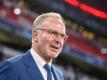 Schließt einen Abgang von Bayern-Torjäger Robert Lewandwoski aus: Karl-Heinz Rummenigge. Foto: Matthias Balk/dpa