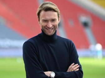 Beschäftigt sich erst nach Saisonende mit der Trainerfrage in Leverkusen: Bayer-Sportdirektor Simon Rolfes. Foto: Ina Fassbender/AFP/Pool/dpa Beschäftigt sich erst nach Saisonende mit der Trainerfrage in Leverkusen: Bayer-Sportdirektor Simon Rolfes. Foto: Ina Fassbender/AFP/Pool/dpa