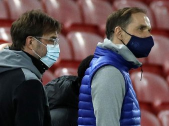 Konkurrenten um einen Platz in der Königsklasse: Liverpool-Coach Jürgen Klopp (l) und Chelseas Thomas Tuchel. Foto: Phil Noble/PA Wire/dpa Konkurrenten um einen Platz in der Königsklasse: Liverpool-Coach Jürgen Klopp (l) und Chelseas Thomas Tuchel. Foto: Phil Noble/PA Wire/dpa