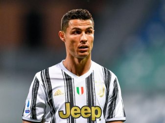 Soll nach Wunsch seiner Mutter zu Sporting Lissabon zurückkehren: Juve-Star Cristiano Ronaldo. Foto: Alessio Marini/LPS via ZUMA Wire/dpa Soll nach Wunsch seiner Mutter zu Sporting Lissabon zurückkehren: Juve-Star Cristiano Ronaldo. Foto: Alessio Marini/LPS via ZUMA Wire/dpa