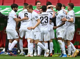 Augsburg ist nach dem Sieg gegen Bremen gerettet Augsburg ist nach dem Sieg gegen Bremen gerettet