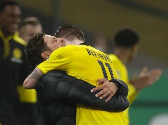 Pokalsieger: BVB-Coach Edin Terzic und Kapitän Marco Reus. Foto: Jan Woitas/dpa-Pool/dpa Pokalsieger: BVB-Coach Edin Terzic und Kapitän Marco Reus. Foto: Jan Woitas/dpa-Pool/dpa