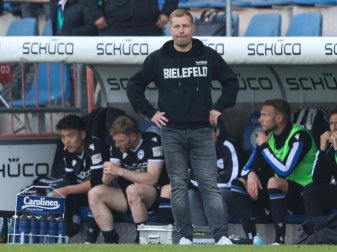 Hat trotz verpassten Sieges gegen Hoffenheim mit Bielefeld den Klassenerhalt in der eigenen Hand: Arminia-Coach Frank Kramer. Foto: Friso Gentsch/dpa Hat trotz verpassten Sieges gegen Hoffenheim mit Bielefeld den Klassenerhalt in der eigenen Hand: Arminia-Coach Frank Kramer. Foto: Friso Gentsch/dpa