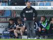 Hat trotz verpassten Sieges gegen Hoffenheim mit Bielefeld den Klassenerhalt in der eigenen Hand: Arminia-Coach Frank Kramer. Foto: Friso Gentsch/dpa