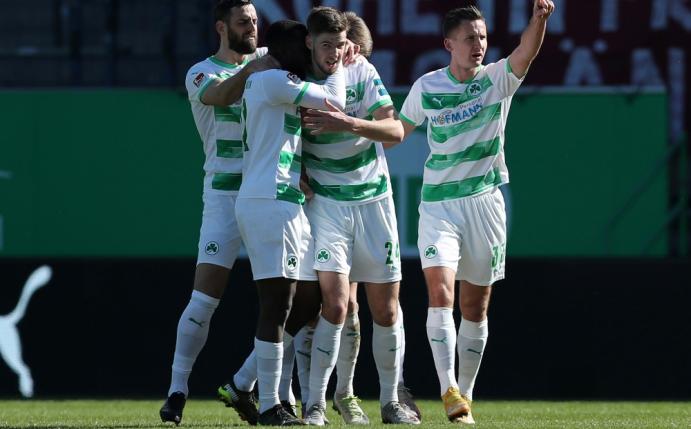 Greuther Fürth hat die Relegation sicher