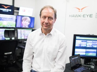 Hellmut Krug äußert deutliche Kritik am Einsatz des Videoassistenten. Foto: picture alliance / Marcel Kusch/dpa Hellmut Krug äußert deutliche Kritik am Einsatz des Videoassistenten. Foto: picture alliance / Marcel Kusch/dpa