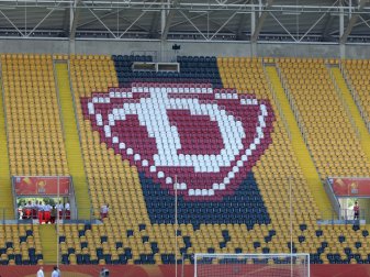 In Dresden kam es nach dem Aufstieg zu Ausschreitungen In Dresden kam es nach dem Aufstieg zu Ausschreitungen