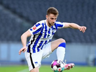 Lukas Klünter glaubt, dass die Quarantäne seinem Club Hertha BSC geholfen habe, die Klasse zu halten. Foto: Soeren Stache/dpa-Zentralbild/dpa Lukas Klünter glaubt, dass die Quarantäne seinem Club Hertha BSC geholfen habe, die Klasse zu halten. Foto: Soeren Stache/dpa-Zentralbild/dpa