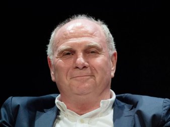 Uli Hoeneß wird von Kevin Kuranyi als neuer DFB-Präsident ins Spiel gebracht. Foto: Marijan Murat/dpa Uli Hoeneß wird von Kevin Kuranyi als neuer DFB-Präsident ins Spiel gebracht. Foto: Marijan Murat/dpa