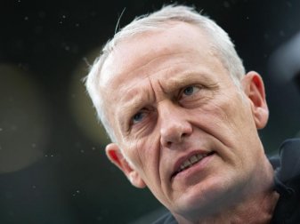 Glaubt wieder an volle Bundesliga-Stadien nach Corona: Freiburg-Coach Christian Streich. Foto: Tom Weller/dpa Glaubt wieder an volle Bundesliga-Stadien nach Corona: Freiburg-Coach Christian Streich. Foto: Tom Weller/dpa