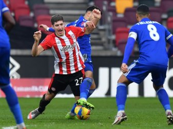 Vitaly Janelt (l) steht mit Brentford vor dem Aufstieg Vitaly Janelt (l) steht mit Brentford vor dem Aufstieg
