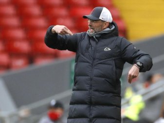 Jürgen Klopp, Trainer vom FC Liverpool, gestikuliert an der Seitenlinie. Foto: Phil Noble/PA Wire/dpa Jürgen Klopp, Trainer vom FC Liverpool, gestikuliert an der Seitenlinie. Foto: Phil Noble/PA Wire/dpa