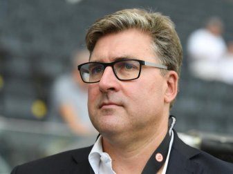Frankfurts Vorstandssprecher hofft auf die baldige Gestaltung der Voraussetzungen für die Rückkehr der Fans in größerer Anzahl. Foto: Arne Dedert/dpa Frankfurts Vorstandssprecher hofft auf die baldige Gestaltung der Voraussetzungen für die Rückkehr der Fans in größerer Anzahl. Foto: Arne Dedert/dpa