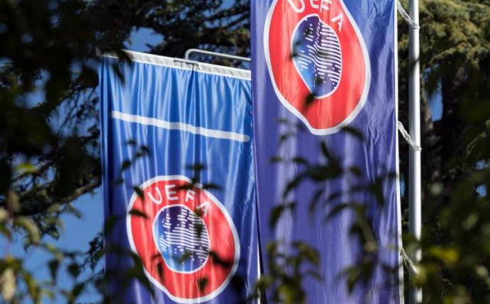 Gut einen Monat nach den vorerst gescheiterten Plänen für eine Super League geht die UEFA gegen drei Clubs vor. Foto: Soeren Stache/dpa