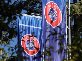 Gut einen Monat nach den vorerst gescheiterten Plänen für eine Super League geht die UEFA gegen drei Clubs vor. Foto: Soeren Stache/dpa Gut einen Monat nach den vorerst gescheiterten Plänen für eine Super League geht die UEFA gegen drei Clubs vor. Foto: Soeren Stache/dpa
