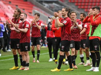 Der FC Ingolstadt 04 darf in der Relegation vor Zuschauern spielen. Foto: Armin Weigel/dpa Der FC Ingolstadt 04 darf in der Relegation vor Zuschauern spielen. Foto: Armin Weigel/dpa