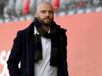 Will mit Wolfsburgs Fußballerinnen zum Abschied erneut den Pokal holen: VfL-Coach Stephan Lerch-. Foto: Angelika Warmuth/dpa Will mit Wolfsburgs Fußballerinnen zum Abschied erneut den Pokal holen: VfL-Coach Stephan Lerch-. Foto: Angelika Warmuth/dpa
