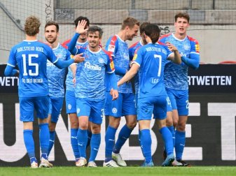 Holstein Kiel gewinnt das Hinspiel der Relegation Holstein Kiel gewinnt das Hinspiel der Relegation