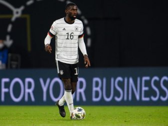 Antonio Rüdiger sieht dem Zusammenspiel mit Mats Hummels gelassen entgegen. Foto: Robert Michael/dpa-Zentralbild/dpa Antonio Rüdiger sieht dem Zusammenspiel mit Mats Hummels gelassen entgegen. Foto: Robert Michael/dpa-Zentralbild/dpa
