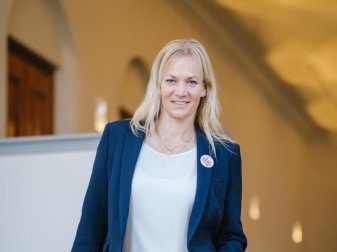 Frau mit klarer Meinung: Ex-Schiedsrichterin Bibiana Steinhaus-Webb. Foto: Ole Spata/dpa Frau mit klarer Meinung: Ex-Schiedsrichterin Bibiana Steinhaus-Webb. Foto: Ole Spata/dpa
