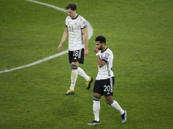 Leon Goretzka (l.) wird am Dienstag erwartet Leon Goretzka (l.) wird am Dienstag erwartet