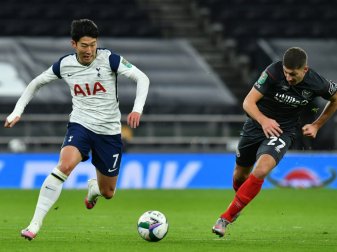 Vitaly Janelt (rechts) steigt mit Brentford auf Vitaly Janelt (rechts) steigt mit Brentford auf