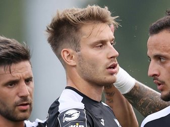 Lars Ritzka unterschreibt beim FC St. Pauli Lars Ritzka unterschreibt beim FC St. Pauli