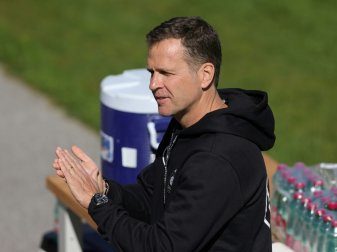 Oliver Bierhoff gratuliert der U21-Auswahl Oliver Bierhoff gratuliert der U21-Auswahl