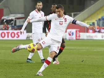 Bayerns Stürmerstar Robert Lewandowski geht bei der EM für Polen auf Torejagd. Foto: Czarek Sokolowski/AP/dpa Bayerns Stürmerstar Robert Lewandowski geht bei der EM für Polen auf Torejagd. Foto: Czarek Sokolowski/AP/dpa